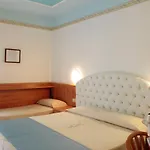 Hollywood***s Hotel