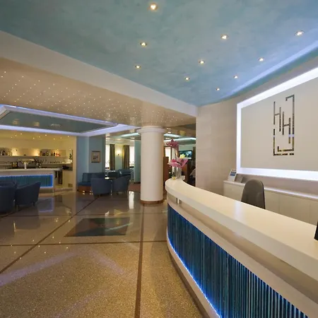 Hotel Hollywood***s