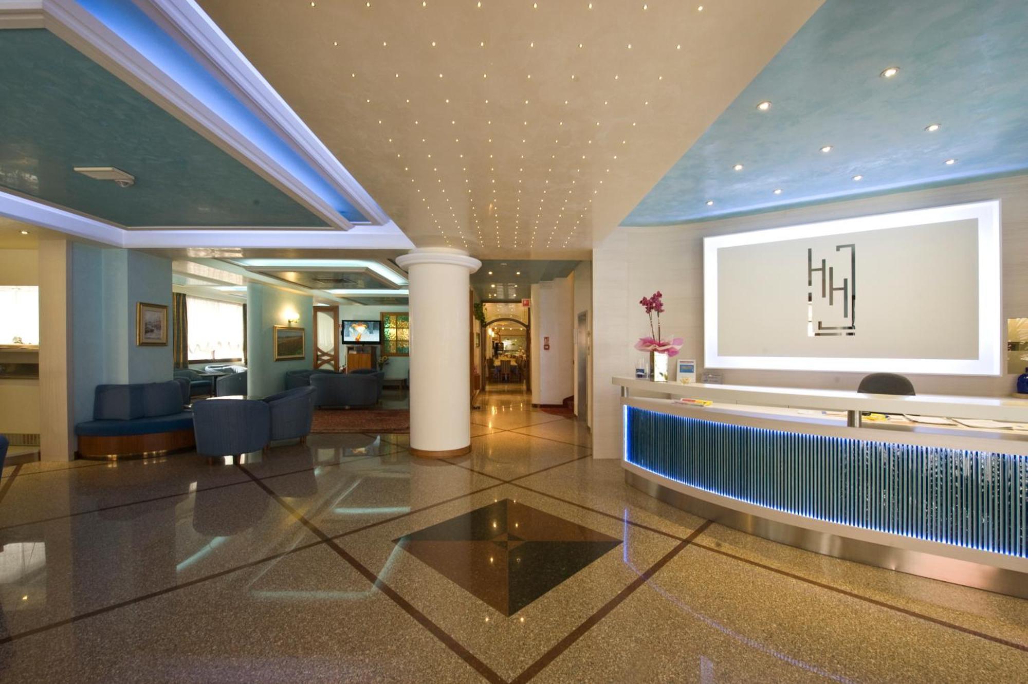 Hotel Hollywood***s
