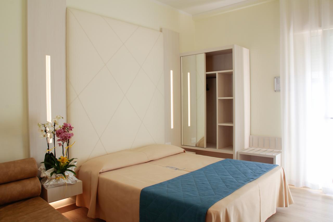 Hollywood***s Lido di Jesolo